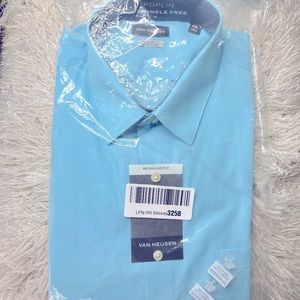 MENS VAN HEUSEN LONG SLEEVE LIGHT BLUE DRESS SHIRT